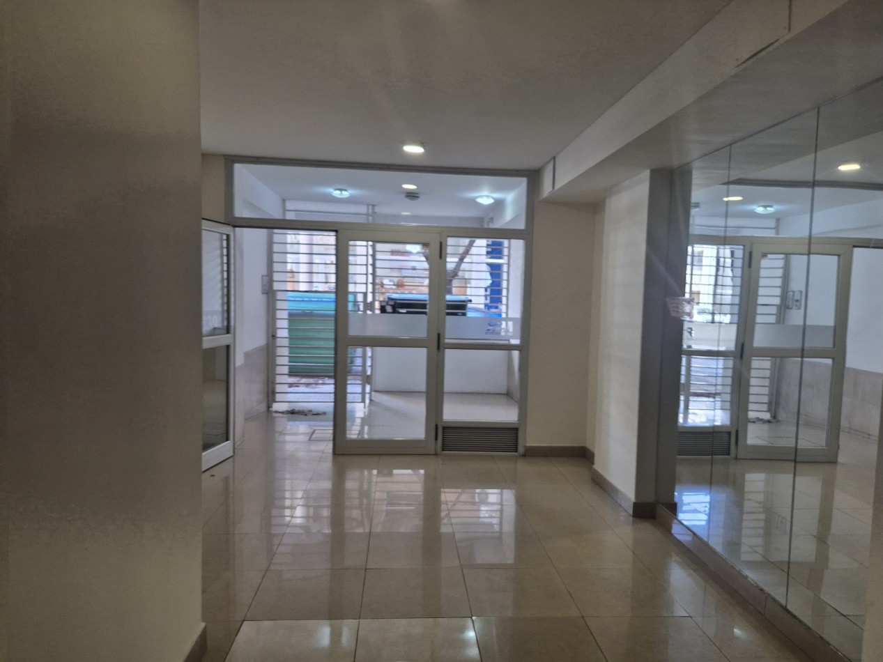 1 Dormitorio. Prox. Facultades. 2 Balcones. Luminoso. Semipiso. Apto Cred. Hipotecario.