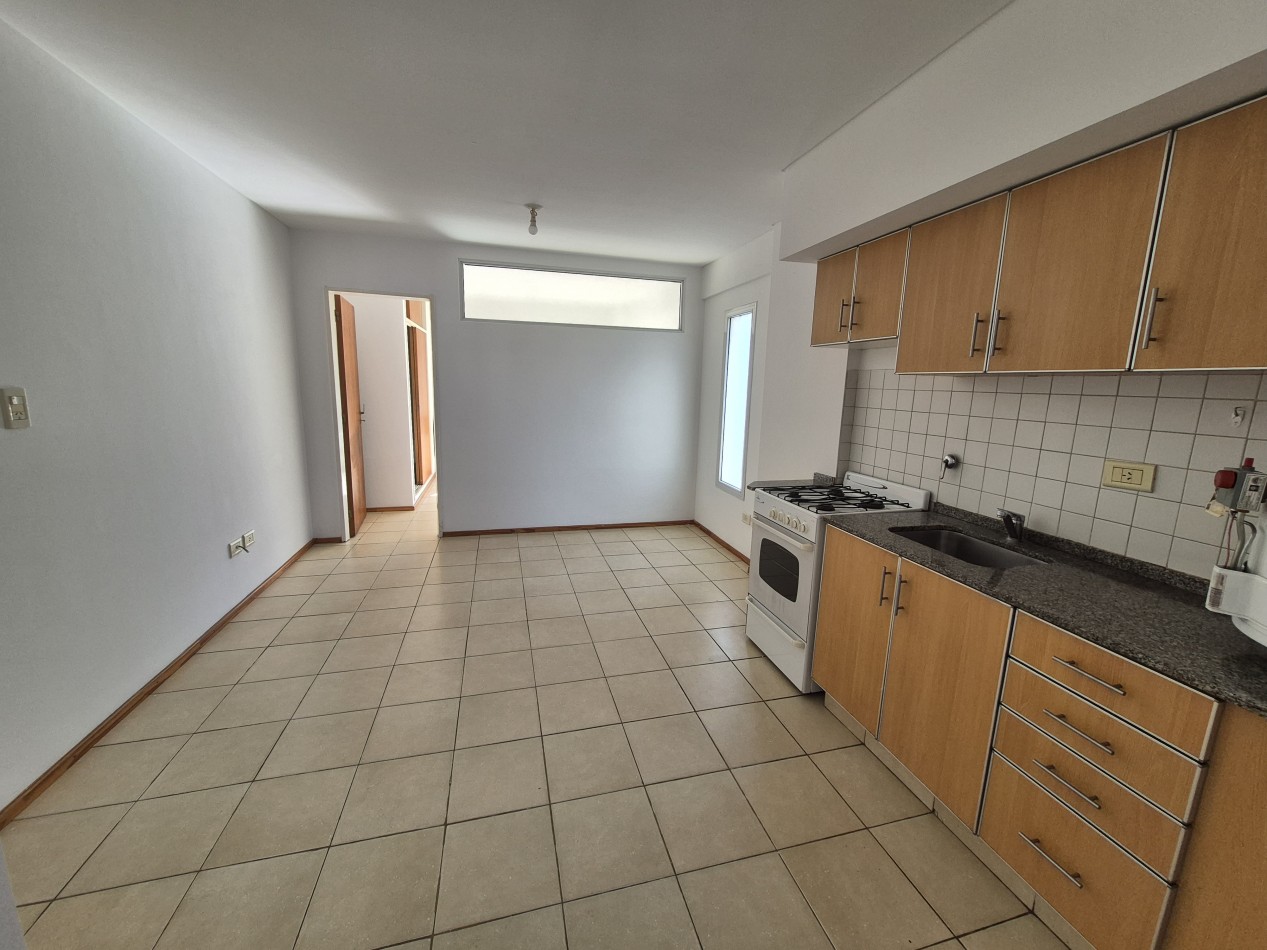 1 Dormitorio. Prox. Facultades. 2 Balcones. Luminoso. Semipiso. Apto Cred. Hipotecario.