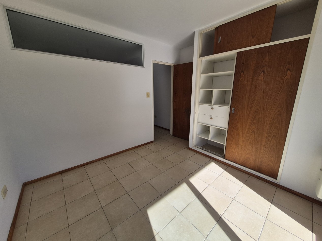 1 Dormitorio. Prox. Facultades. 2 Balcones. Luminoso. Semipiso. Apto Cred. Hipotecario.