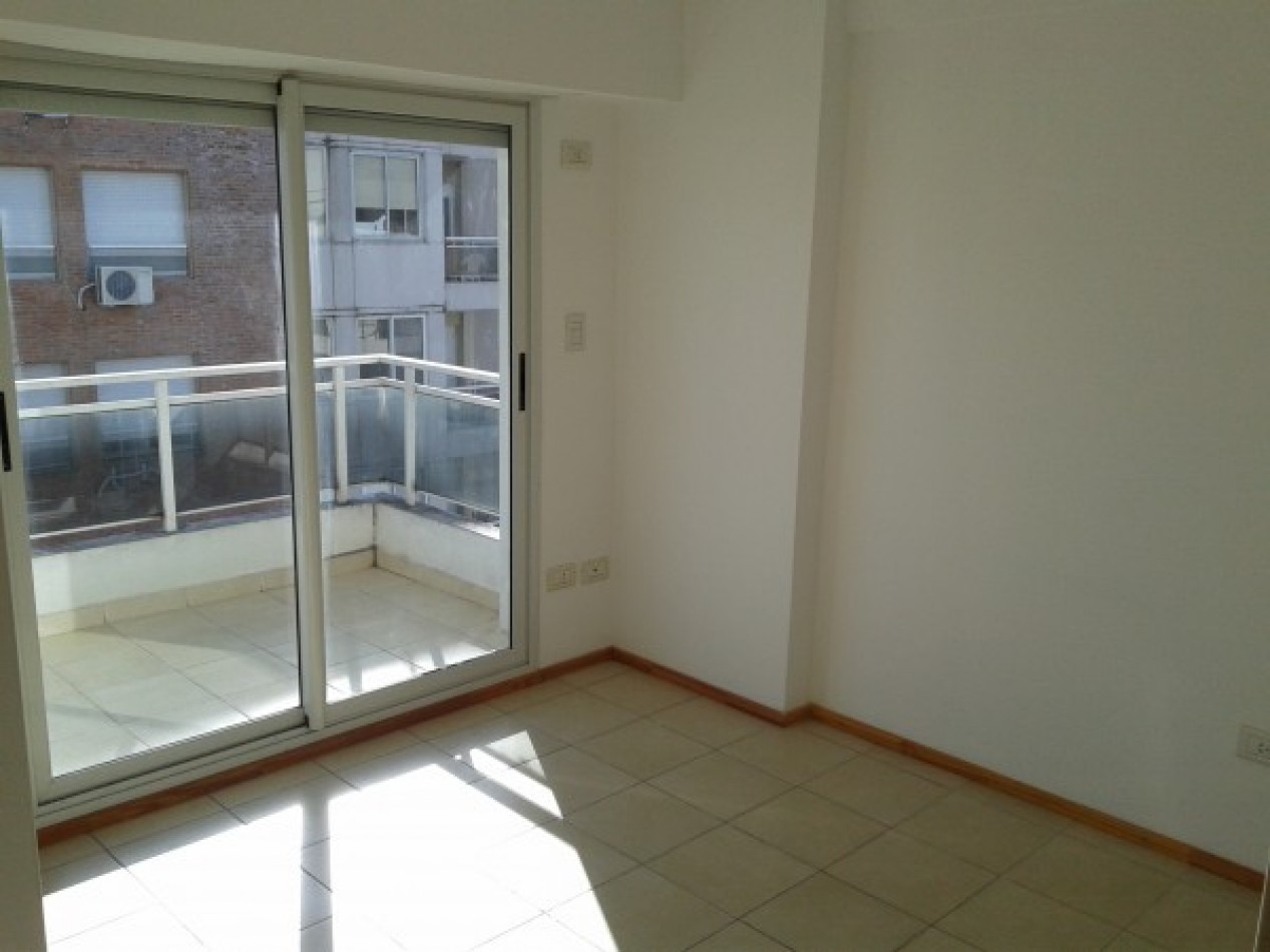 1 Dormitorio. Prox. Facultades. 2 Balcones. Luminoso. Semipiso. Apto Cred. Hipotecario.